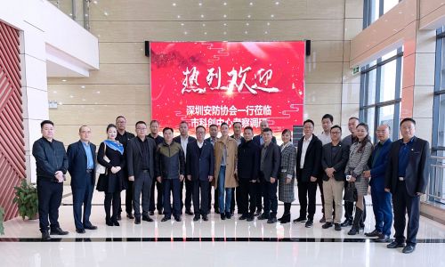 宇航隨深安協(xié)領(lǐng)導(dǎo)及企業(yè)赴江西省萍鄉(xiāng)市參觀學習